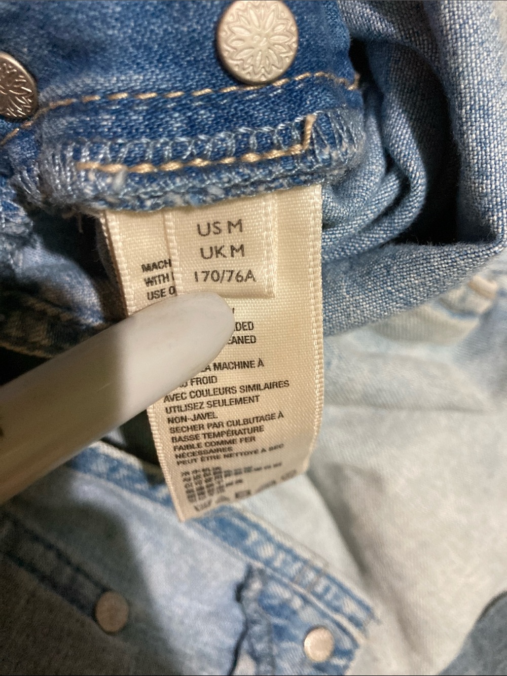 We the free light wash overall shorts!! - Picture 3 of 10